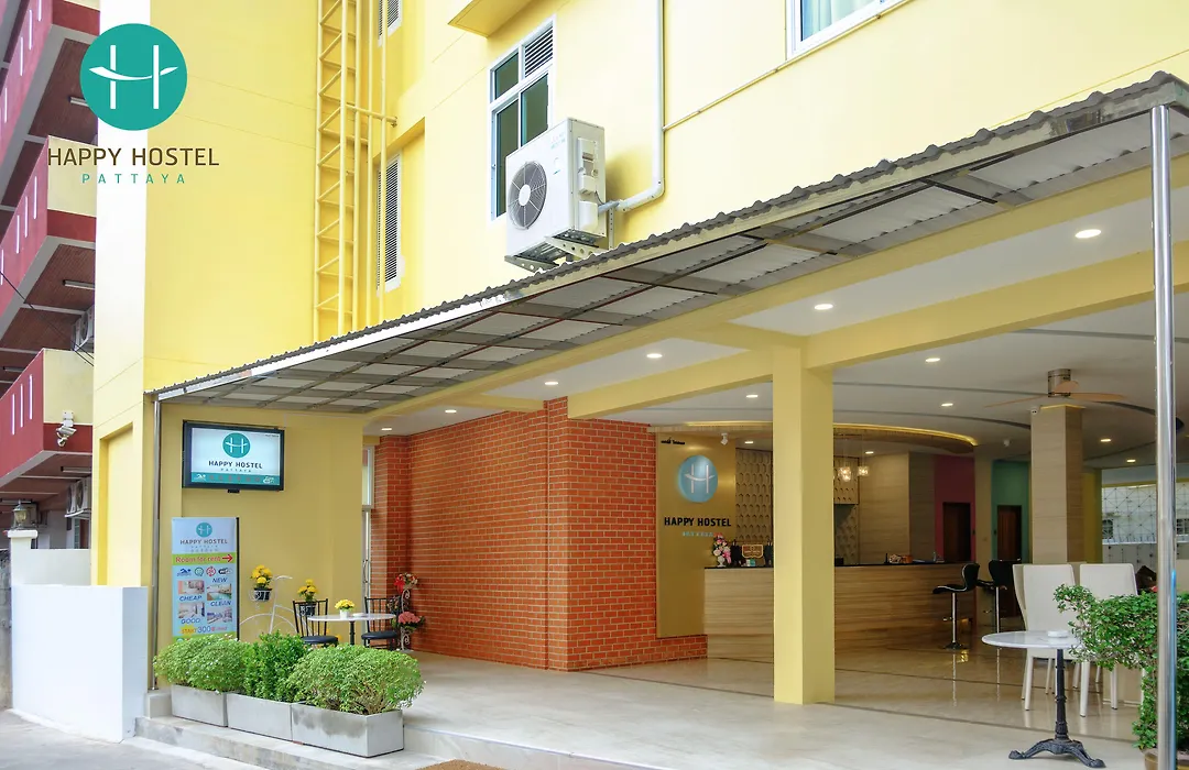 Happy Hostel-1